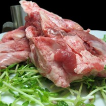 特選台灣產 豬臉頰骨肉(又稱 骨仔肉)
